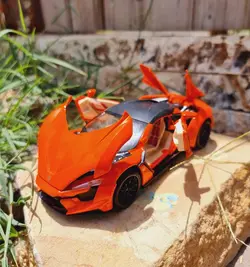 ماکت فلزی ماشین لایکان  مدل فنیر سوپر اسپورت FENYR SUPER SPORT