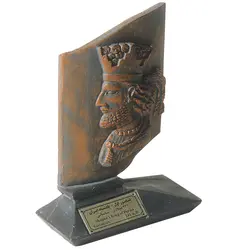 مجسمه تندیس و پیکره شهریار مدل لوح نقش برجسته شاپور اول کد MO2800