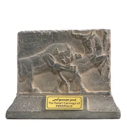 مجسمه تندیس و پیکره شهریار مدل لوح جنگ شیر و گاو پرسپولیس کد MO970