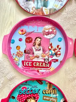 سینی دایره ای دسته دار طرح کلاسیک مادام- پاپ آرت