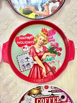 سینی دایره ای دسته دار طرح کلاسیک مادام- پاپ آرت