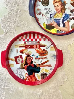 سینی دایره ای دسته دار طرح کلاسیک مادام- پاپ آرت