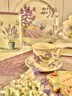 فنجان چای خوری طرح لاوندر به همراه نعلبکی