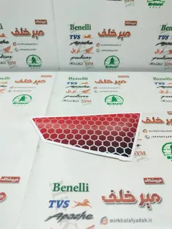 ارم (برچسب) قاب (کاور) بغل باک (بال) موتور sym گالکسی na سمت چپ اصلی (قرمز)