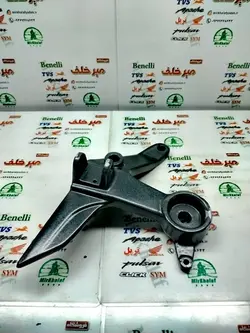 براکت جا پایه جلو سمت چپ (پدال دنده) موتور اپاچی 150 160 180 200 جدید نیوفیس