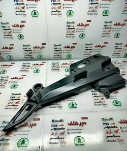 براکت جا پایه عقب سمت چپ بزرگ موتور اپاچی 150 160 180 قدیم