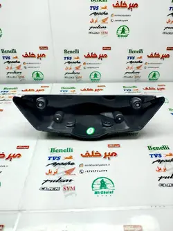 قاب (کاور فلاپ) بادگیر روی چراغ جلو زیر کیلومتر و دودی موتور بنلی 250 تک سیلندر و 300 دوسیلندر قدیم اصلی