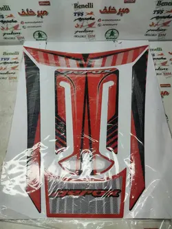 ارم (برچسب) پد ژله ای داشبورد روی درب باک موتور یاماها طرح ایروکس nvx جدید نیوفیس (مشکی قرمز)