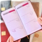 تقویم جیبی سال 1403 دایان مدل چرمی - قیمت و خرید آنلاین - قاطی پاتی