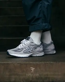 کتونی نیوبالانس 990 ورژن 4 مدل New Balance 990 V4