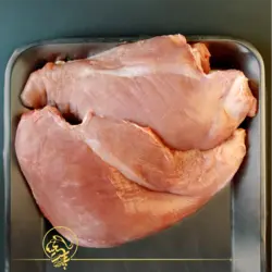 سینه بدون استخوان و کتف بوقلمون
