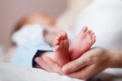 پاورپوینت ويژگي هاي نوزاد سالم به همراه نمره آپگار