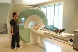 پاورپوینت اصول فیزیکی وکاربرد کلینیکی در سکانس های پلسی درMRI