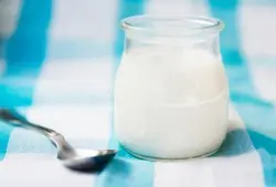 پاورپوینت بررسی امکان استفاده از آب ماست در فرمولاسیون نوشیدنی میوه ای