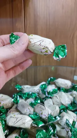 شکلات کاراملی نوروز هاسار