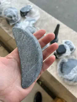 ماساژ سنگ داغ