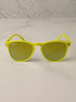 عینک آفتابی بچه گانه ray ban – شناسه: 18653