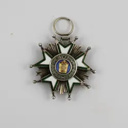 نشان تاج کیانی 1332